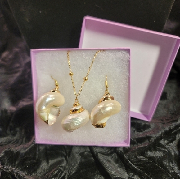 Jewelry - 0288. What else will you need at the Cabana!!